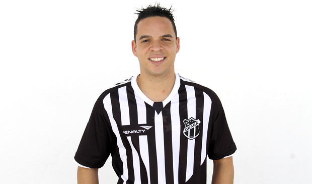 Meia-atacante Lulinha acerta com o Vozão