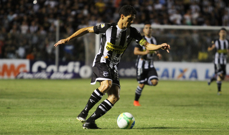 Querendo apoio da torcida, Magno Alves garante garra até o apito final