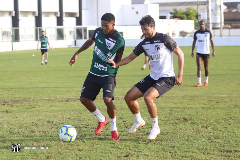 Pedro Ken inicia fase de transição e volta a campo para recondicionamento com bola