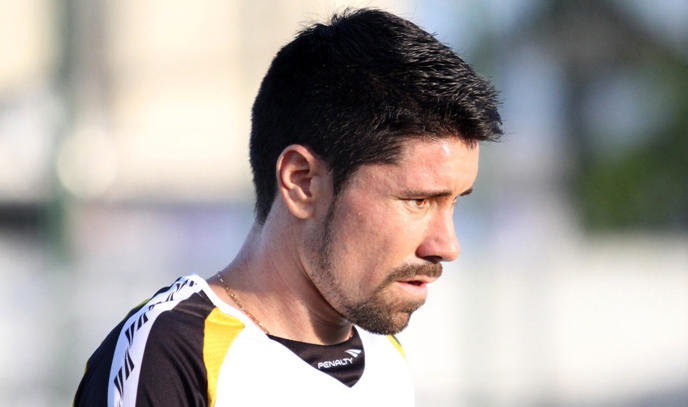 Ricardinho fala sobre a importância de conquistar a primeira vitória fora