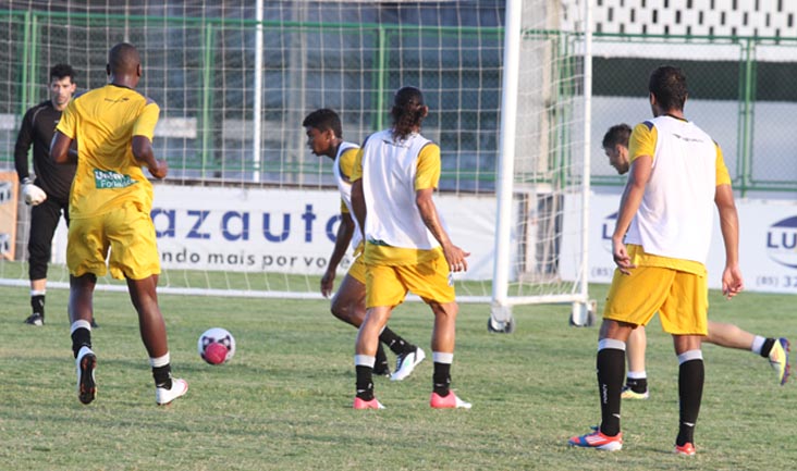Reapresentação: Elenco alvinegro trabalhou em Porangabuçu