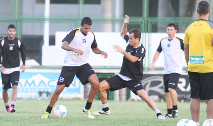 Regenerativo e treino técnico marcaram reapresentação desta tarde