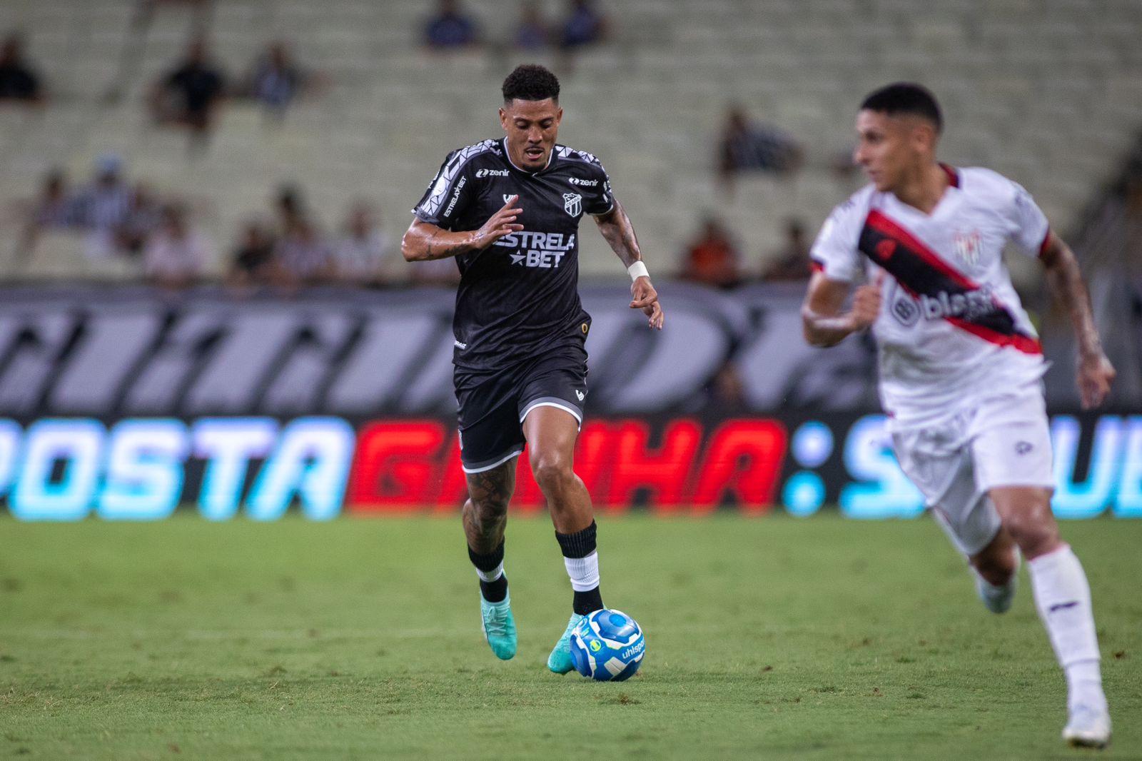 Camp. Brasileiro: Na Arena Castelão, Ceará sofre revés diante do Atlético Goianiense