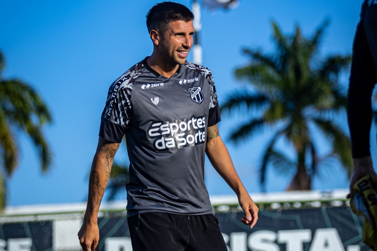 Em Porangabuçu, Ceará finaliza preparação para duelo contra o Avaí