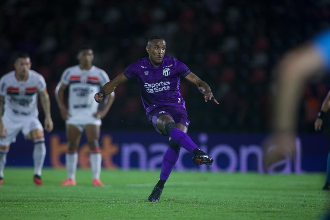 Camp. Brasileiro: Com hat-trick de Saulo Mineiro, Ceará goleia o Botafogo/SP por 4x1 e entra no G4