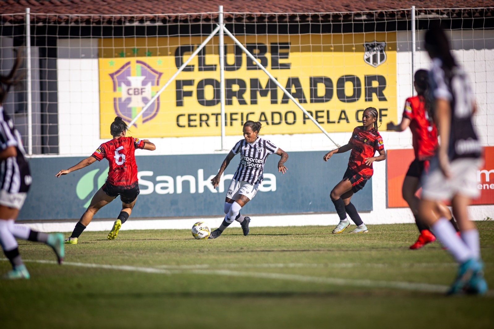 Fut. Feminino: Ceará enfrenta R4 em Barbalha por vaga na final do Cearense