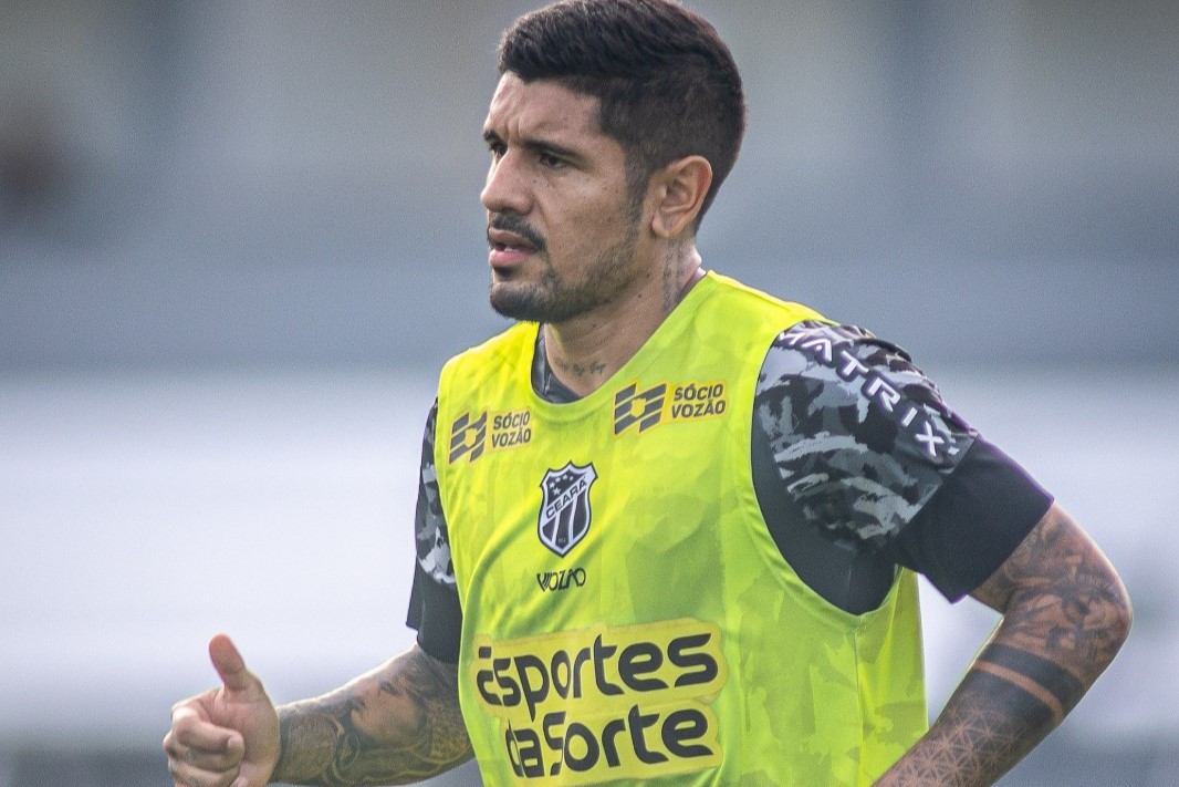 Em reapresentação, Galeano diz que elenco está motivado e projeta duelo contra Grêmio