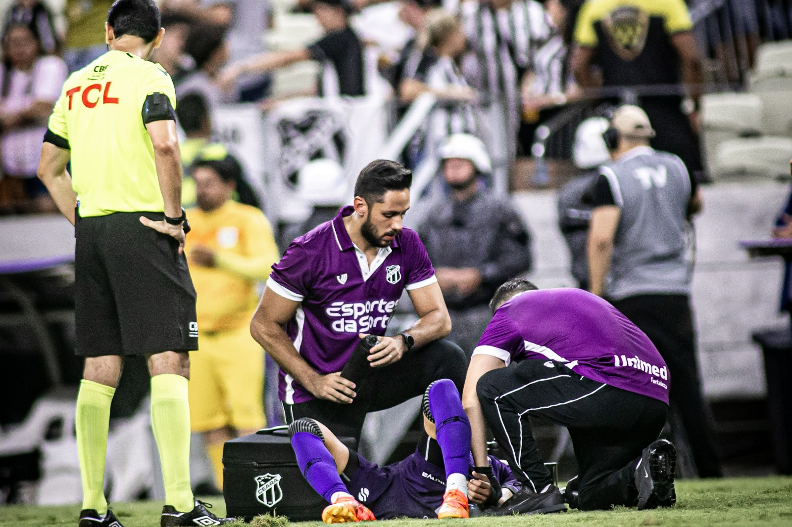 Saiba como é a atuação de médicos, fisioterapeutas e massagistas em dias de jogos do Ceará
