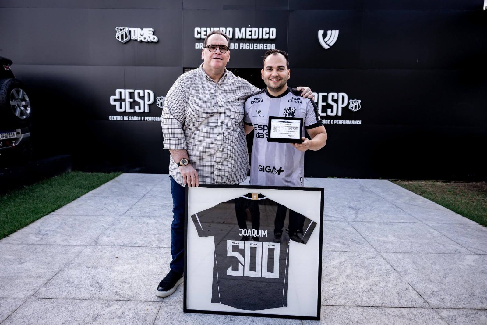 Médico do clube há 16 anos, Dr. Joaquim Garcia Filho é homenageado por alcançar 500 partidas pelo Ceará
