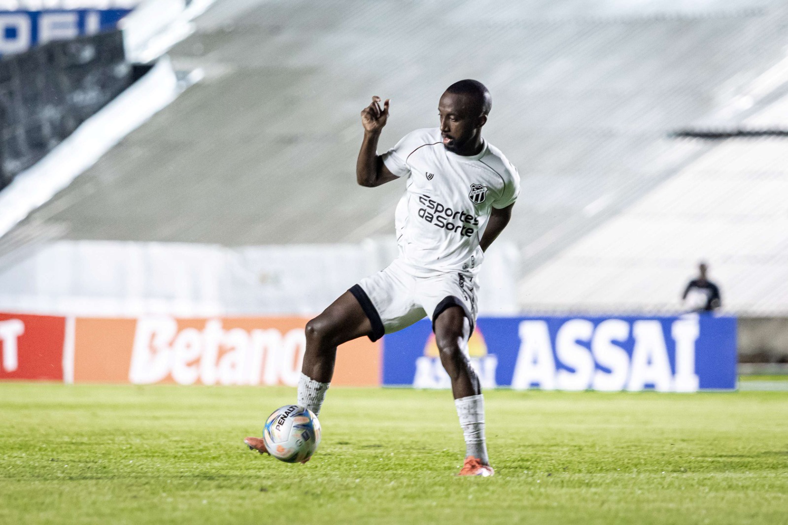 No Barradão, Ceará visita Vitória valendo vaga nas semifinais da Copa do Nordeste