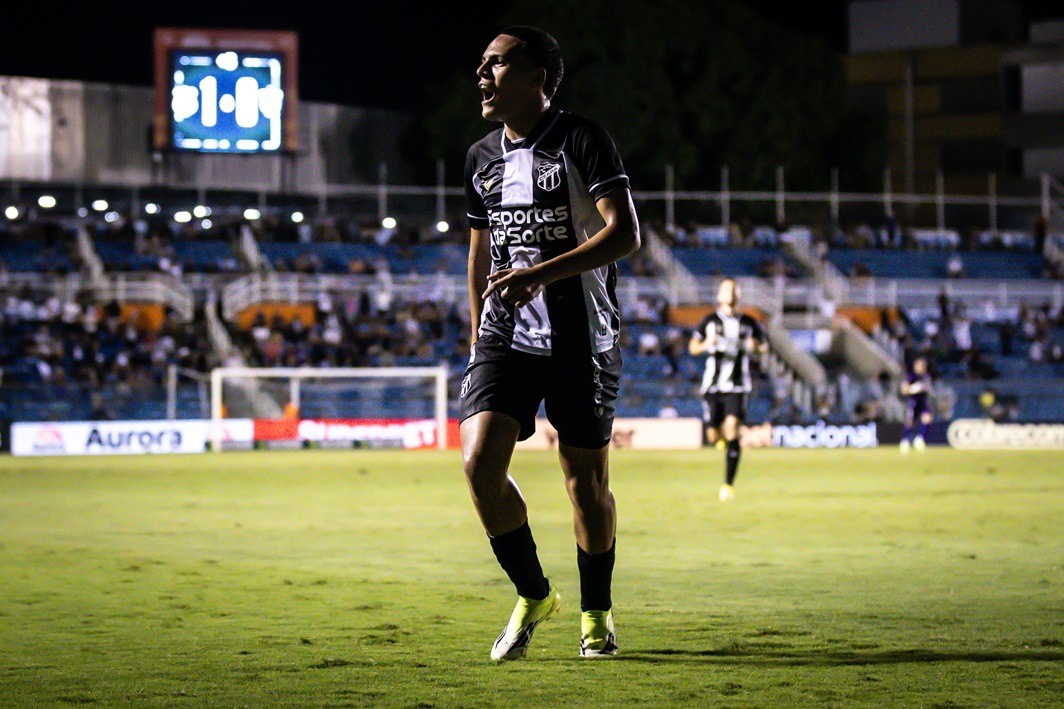 Com gol e assistência contra o Avaí, Melk alcança 12 participações em gols na temporada: "Momento incrível"
