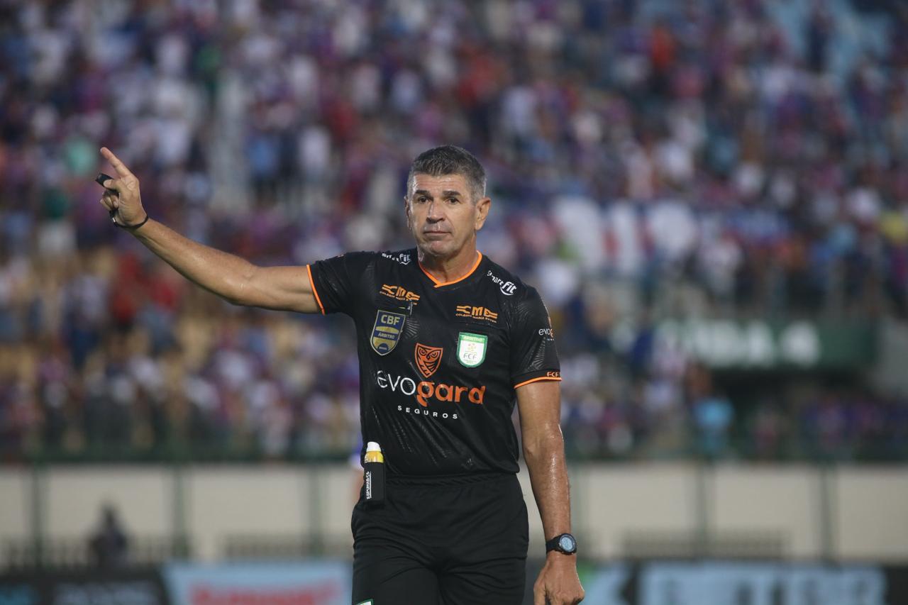 Fortaleza x Ceará: Marcelo de Lima Henrique (CE) apita Clássico-Rei pela 28ª rodada da Série B