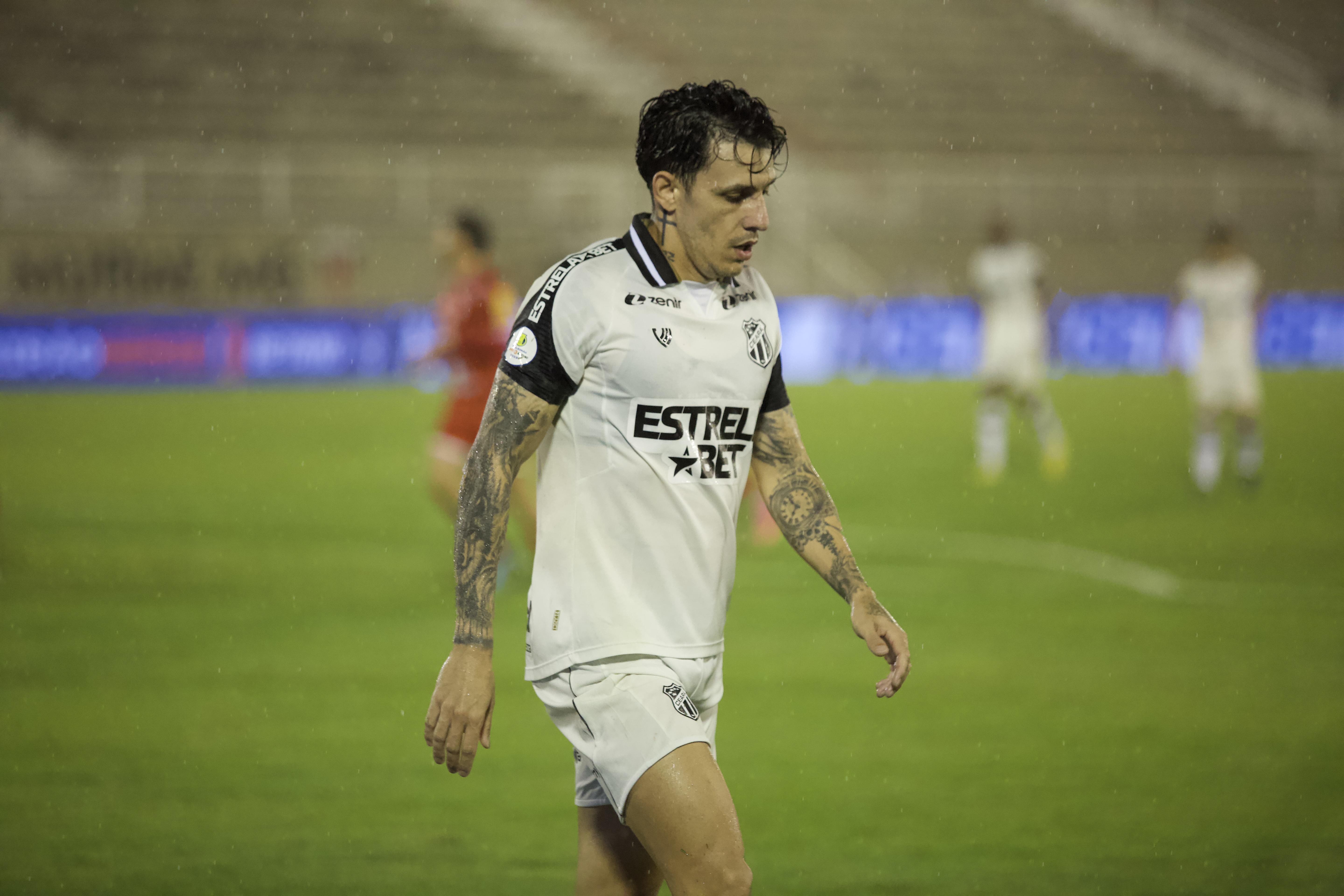 Em Florianópolis, Ceará visita Avaí/SC pela trigésima segunda rodada do Campeonato Brasileiro