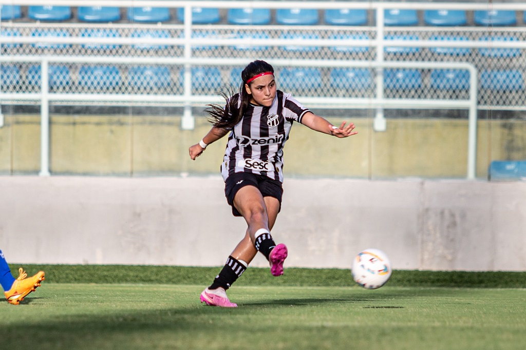 Fut. Feminino Sub-17: Fundamental para a conquista e autora de um gol na final, Evelyn ressalta: “É muito lindo viver tudo isso"