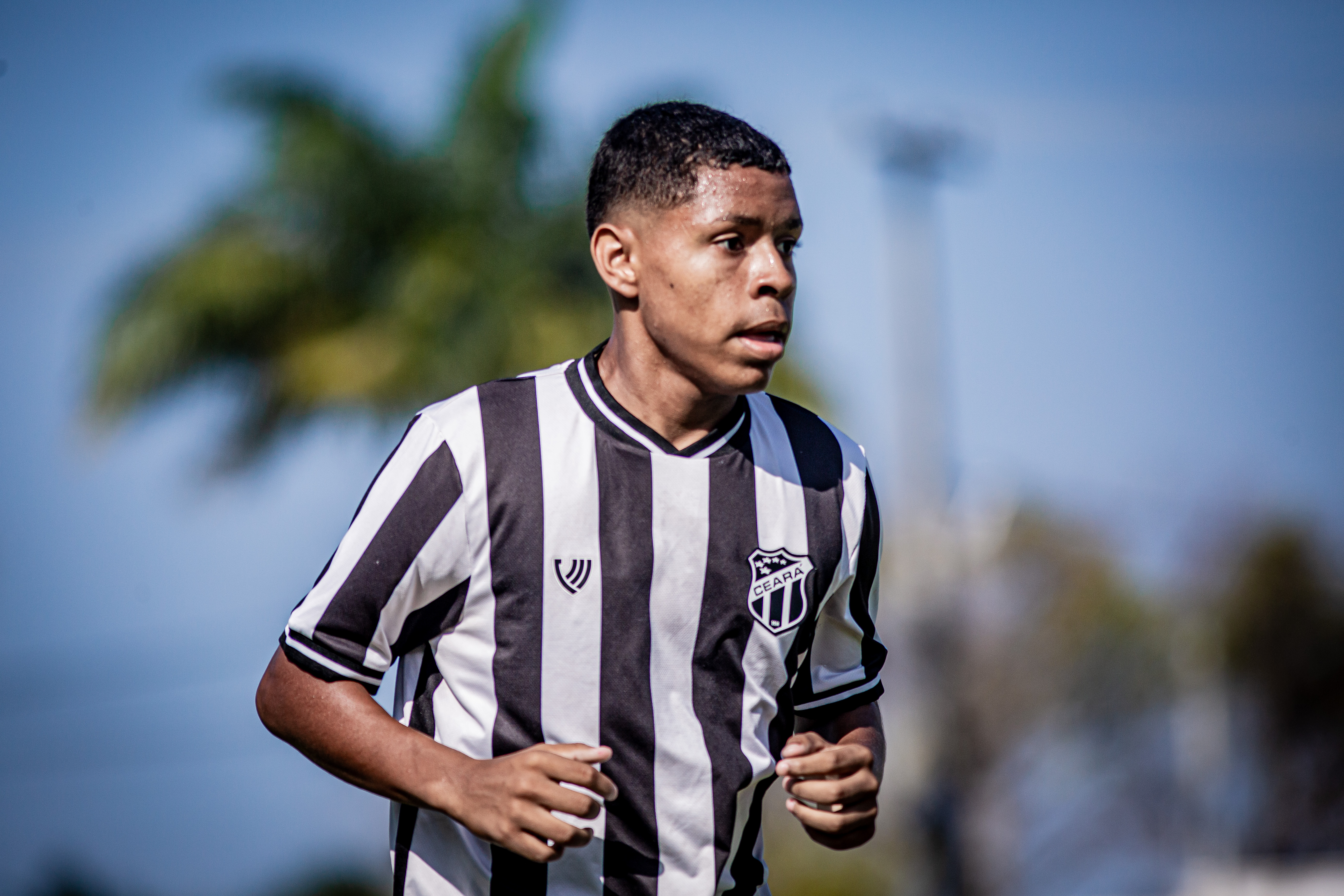 Sub-15: Fora de casa, Vozão vence o Floresta e se isola na liderança do Cearense