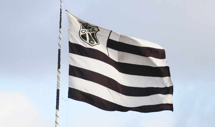 Com portões abertos ao torcedor, elenco vai treinar nesta tarde