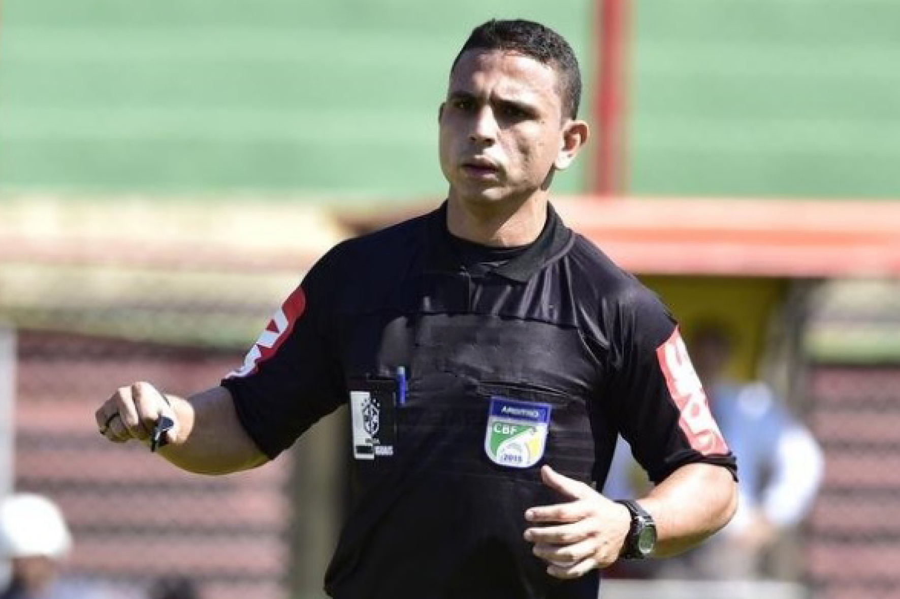 Árbitro Léo Simão apitará o terceiro jogo da semifinal do Estadual