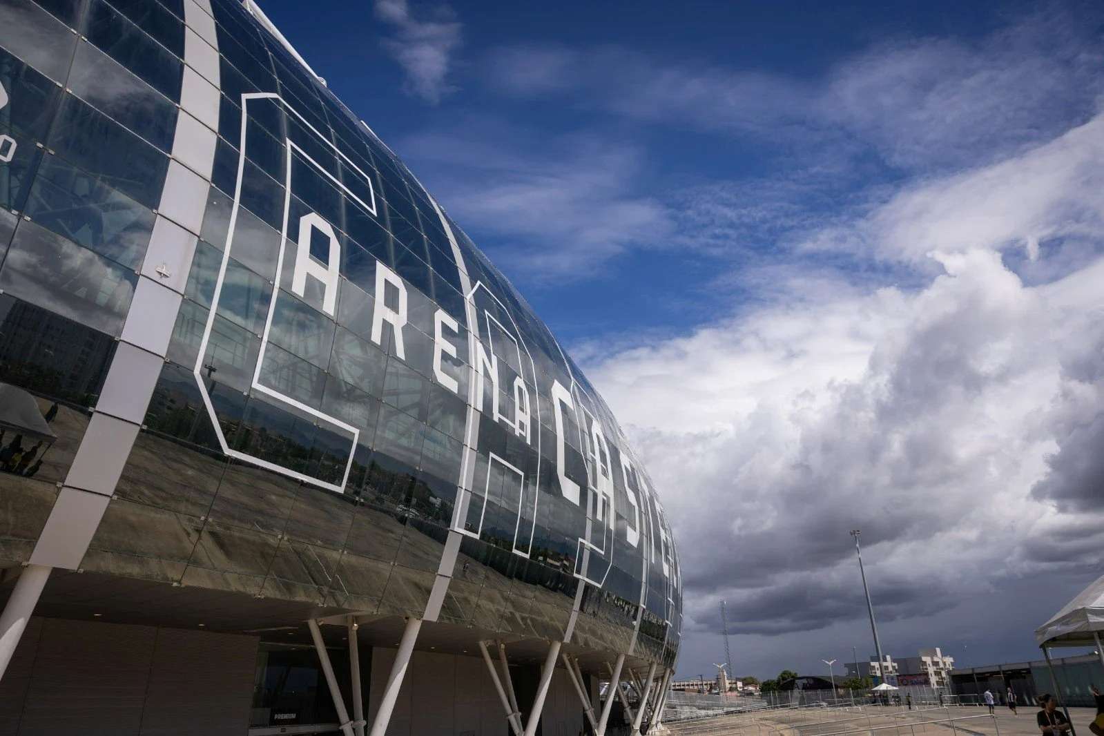 Ceará x Vila Nova: Estacionamento da Arena Castelão terá vagas reduzidas neste domingo, 26