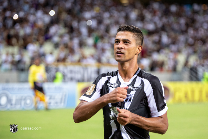 Artilheiro da temporada, Ricardo Bueno comenta bom momento e expectativa para as finais do Estadual