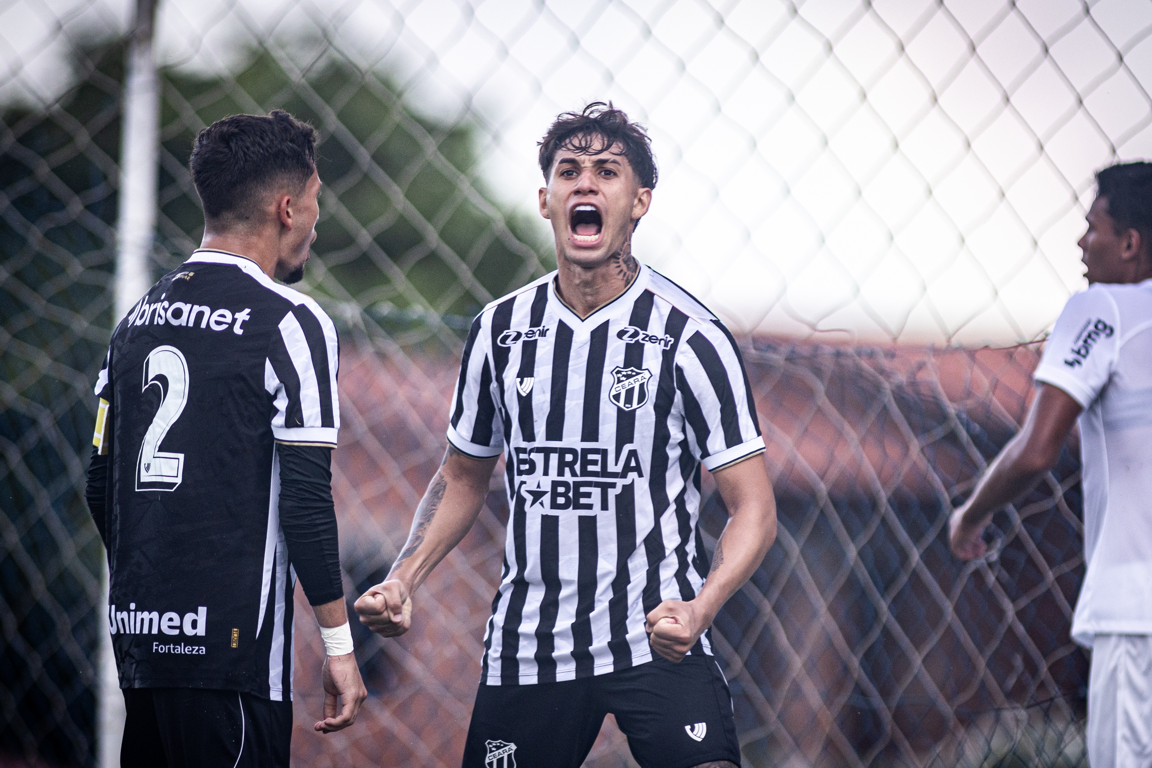 Sub-20: Caio Rafael enaltece a felicidade em contribuir para mais uma vitória do Vozão no Campeonato Brasileiro