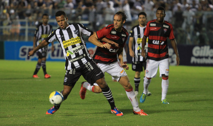 Com três de Bill e dois de Magno Alves, Vozão goleia e avança à semi