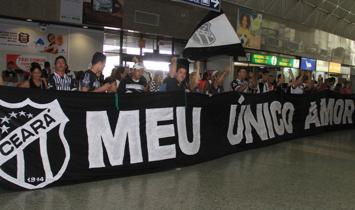 Ceará desembarcou nesta tarde. Torcida compareceu para apoiar