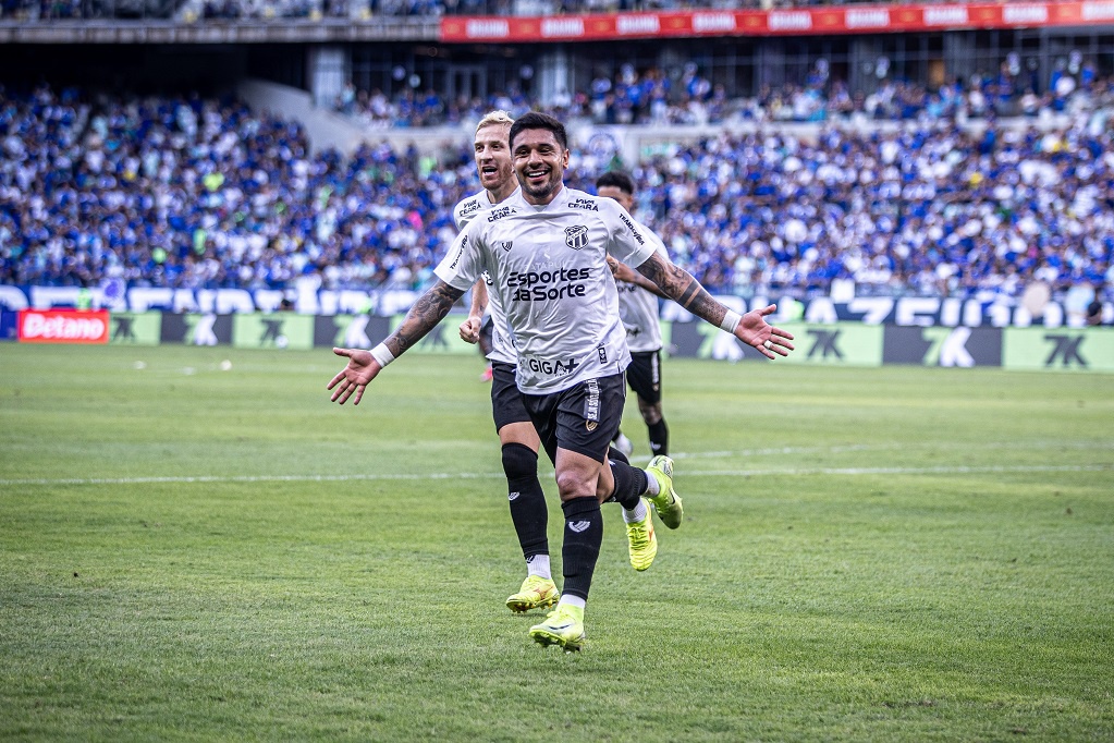 Série A: Galeano decide e Ceará vence o líder Cruzeiro por 2 x 1 fora de casa