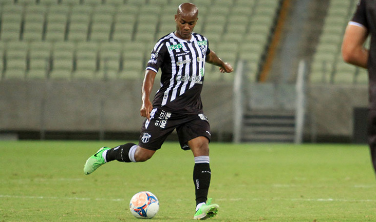 Diogo Orlando comemora primeiro gol com a camisa alvinegra