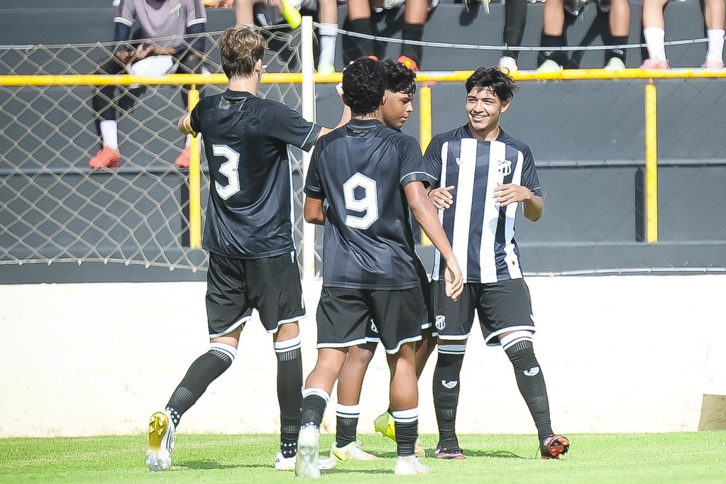 Feriado marcado por jogos da Base na Cidade Vozão