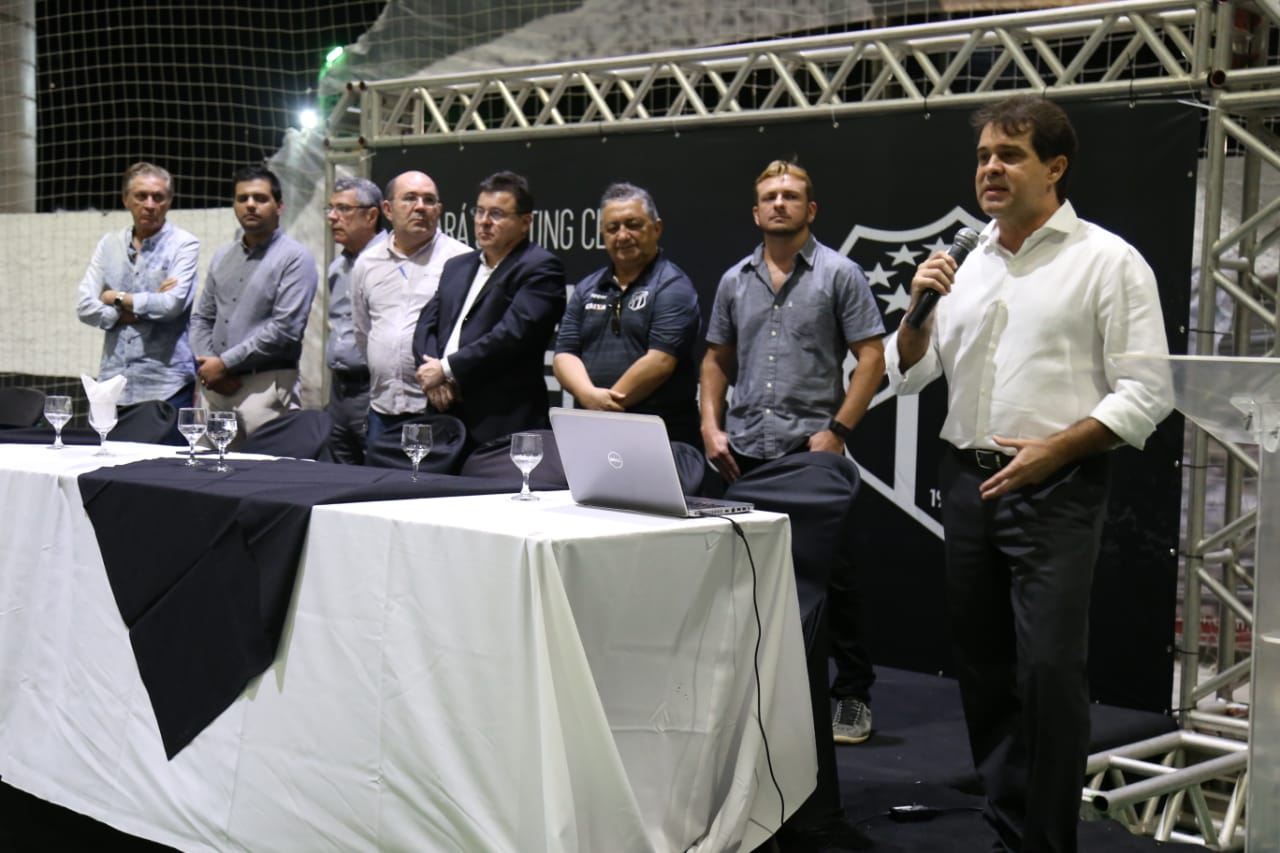 Por aclamação, Evandro Leitão é eleito presidente do Conselho Deliberativo