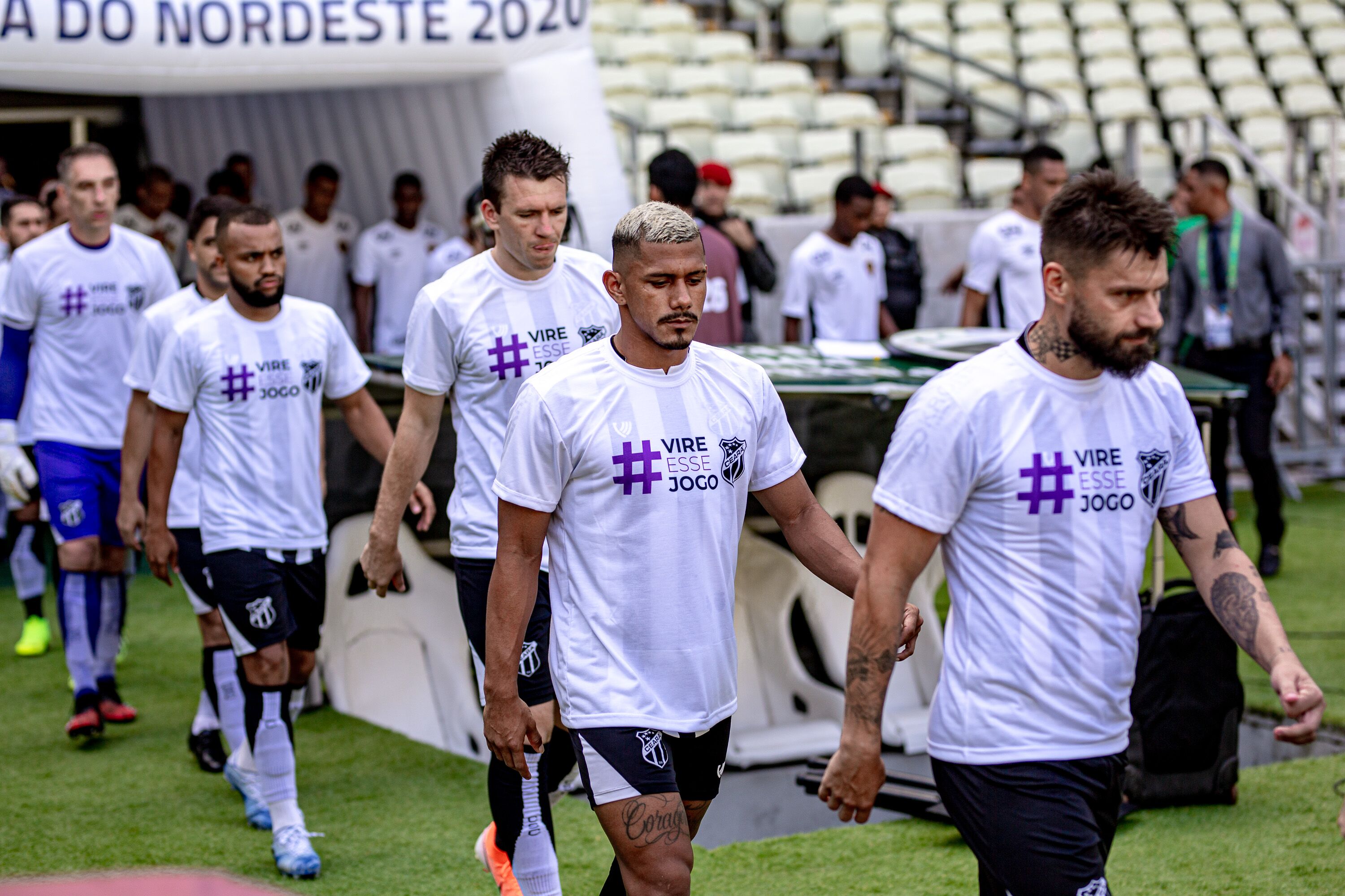 Em jogo válido pela Copa do Nordeste, Ceará reforça campanha nacional contra violência à mulher