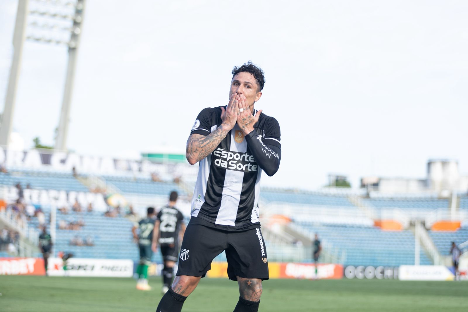 Camp. Cearense: Ceará se impõe e vence Floresta por 3 a 0 pelo 1º jogo da semifinal