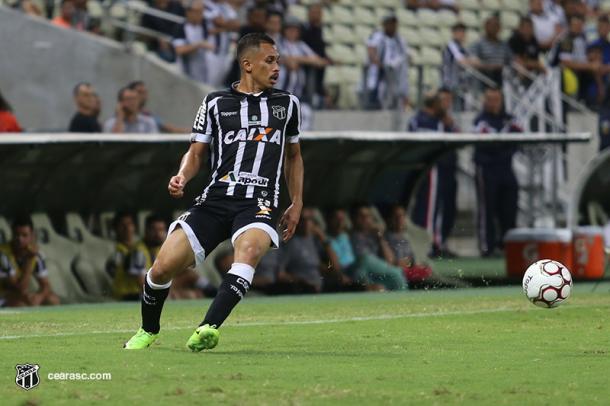 De volta! Meia Lima assina com o Ceará até o fim da temporada