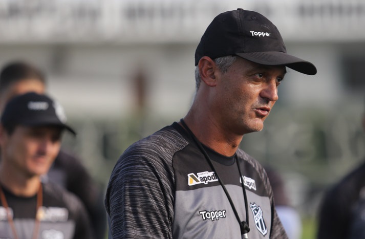 Lisca encerra segunda passagem e deixa comando técnico do Ceará 