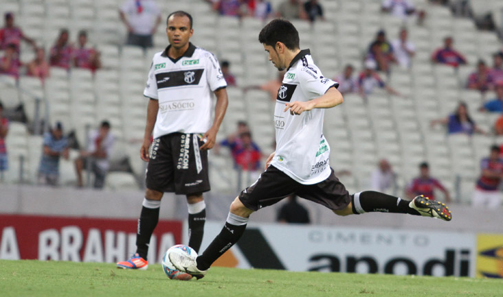 Contra o Oeste, Ceará sai na frente, mas cede a virada e perde