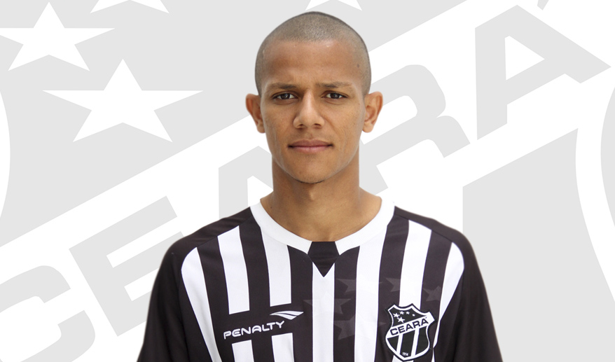 Ceará acertou a contratação do atacante Adriano Pardal