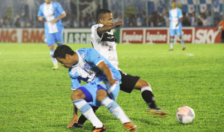 Fora de casa, Ceará não consegue superar o Paysandu e perde por 2 x 1