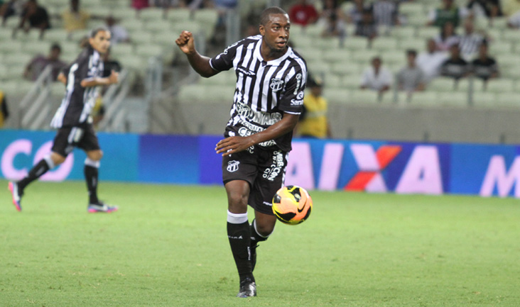 Régis exalta classificação, mas espera evolução da equipe