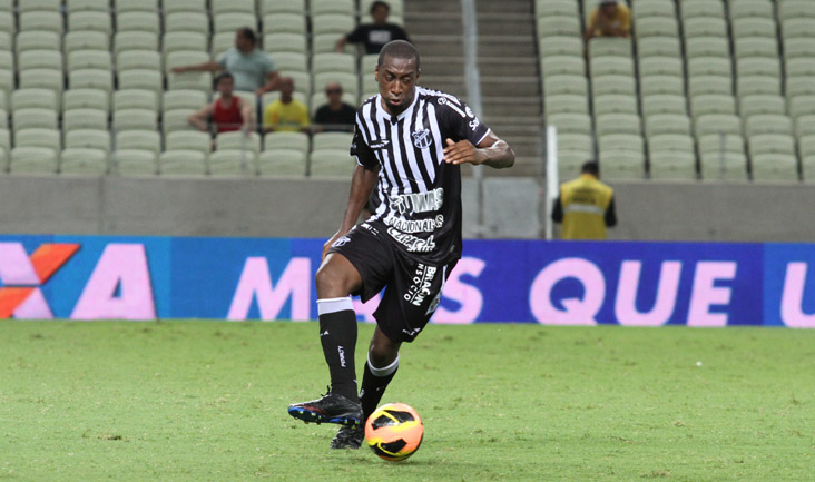 Após marcar o gol da vitória, volante Régis mostra confiança