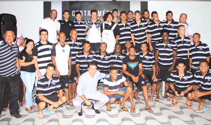 Na concentração, jogadores receberam a visita do humorista Adamastor Pitaco