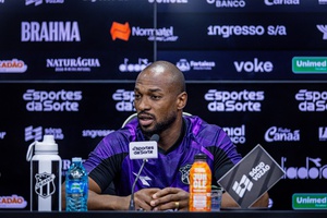 Em entrevista coletiva, Luiz Otávio projeta duelo com o Avaí e fala sobre influência a jovens atletas do elenco alvinegro