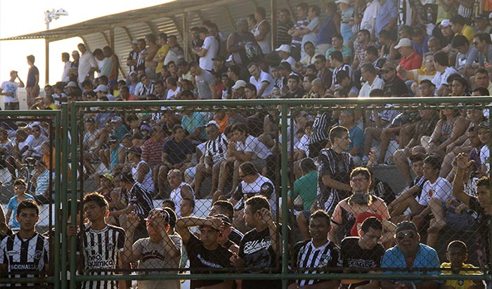 Torcedor compareceu e apoiou o grupo no início dos trabalhos