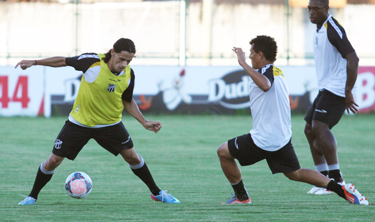 Sérgio Guedes comandou mais um trabalho técnico/tático com o grupo