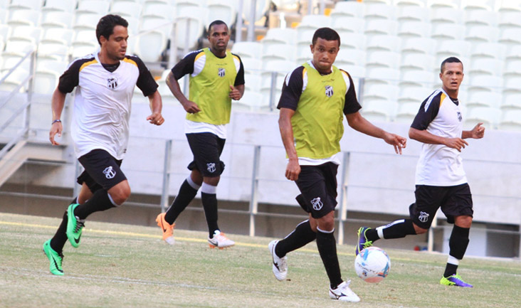 No Castelão, grupo alvinegro participou de treino coletivo