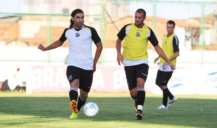 Sérgio Soares comandou trabalhos técnico e táticos nesta tarde