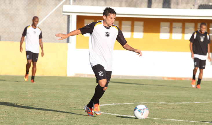 No Ceten, Dimas Filgueiras comandou treino coletivo com o grupo