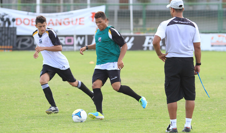 Grupo alvinegro voltou aos trabalhos neste domingo