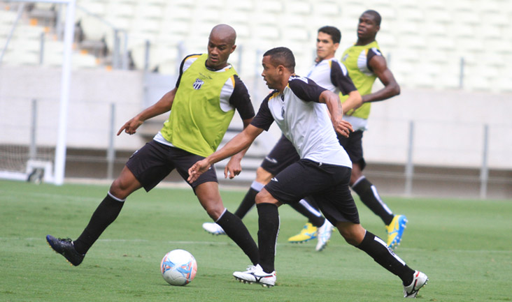 Alvinegros participaram de mais um treino coletivo no Castelão