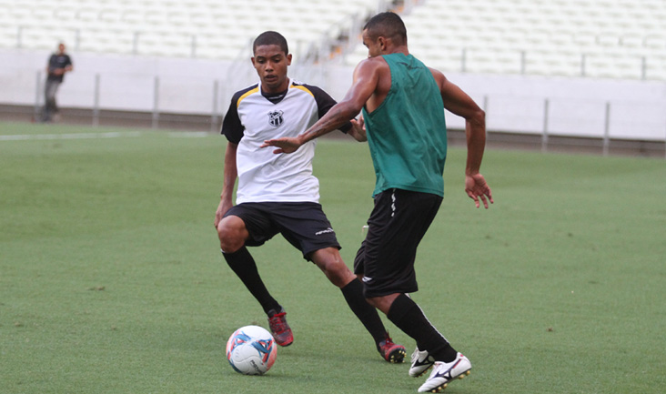Grupo do Ceará participou de um treino coletivo no Castelão