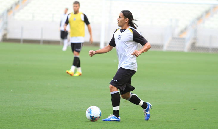 Grupo alvinegro realizou treino coletivo na Arena Castelão